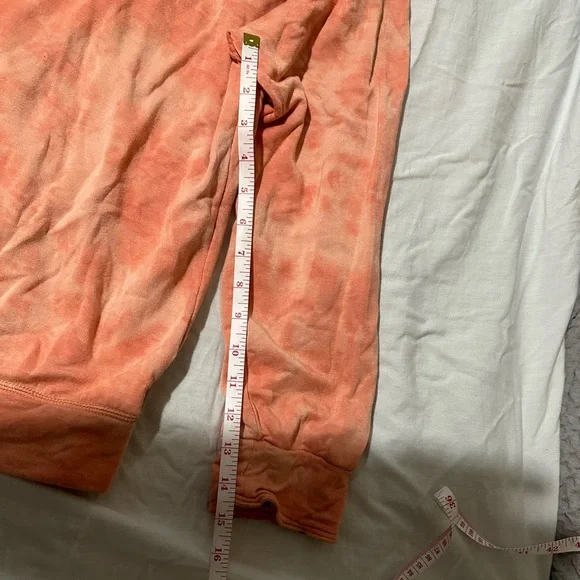 Sweatshirt. Women’s. Brand is Knox Rose. XL - Picture 7 of 7